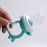 Nieuw Ontwerp 3 In 1 Niet Nodig Squeeze Tepel Warmer Natuurlijk Rubber Siliconen Voedsel Knuffel Baby Fopspeen Fruit Feeder