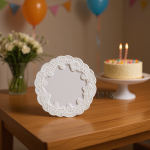 Plateau à gâteau rond blanc blond 25CM 8UDS en plastique élégant pour la décoration de gâteaux d'anniversaire - Product Image 3