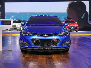Voitures hybrides d'occasion <span class=keywords><strong>Chevrolet</strong></span> <span class=keywords><strong>Cruze</strong></span> Berline 4 cylindres Monza <span class=keywords><strong>Chevrolet</strong></span> Voiture Berline <span class=keywords><strong>à</strong></span> <span class=keywords><strong>vendre</strong></span> - Product Image 4