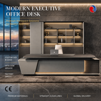 Bureau de direction pour la maison, mobilier moderne en forme de L, salle d'étude