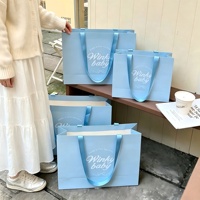 Sacs cadeaux de luxe personnalisés avec logo imprimé, recyclables, sacs d'emballage écologiques pour robes, t-shirts, chaussures, magasins de vêtements