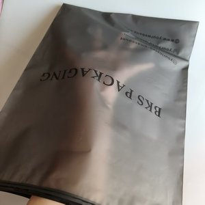 Bolsas <span class=keywords><strong>de</strong></span> Plástico con Cierre Mate Personalizadas con Impresión, Bolsas <span class=keywords><strong>de</strong></span> Embalaje con Cierre para Ropa Multiusos Degradables con Logotipo - Product Image 3