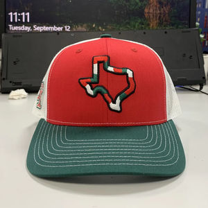 Écusson personnalisé OEM de haute qualité 6 panneaux Écusson de broderie à bord pré-incurvé Logo Maille vierge SnapBack Ri Style 112 Casquette de chapeaux de camionneur - Product Image 5