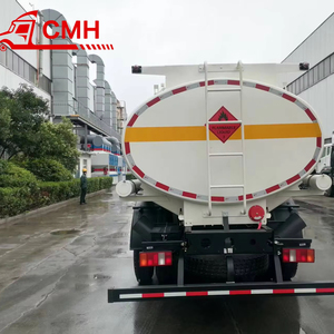 Camion-citerne SINOTRUK HOWO de haute qualité 4*2 avec réservoir de 10m³, 2 compartiments et buse de remplissage/distributeur de carburant, <span class=keywords><strong>prix</strong></span> bas à vendre. - Product Image 1
