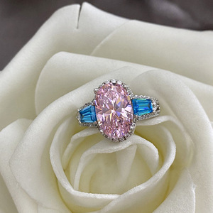 Anello con Gemma Colorata Ovale per Donne, Gioiello Elegante e di Lusso - Product Image 6