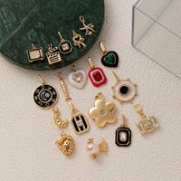 Accessoires DIY en forme de cœur, de lune et de fraise, style vintage, plaqués cuivre avec or 18 carats pour une meilleure conservation de la couleur