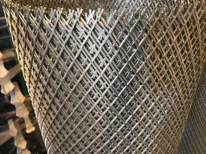Paneles de Malla Expandida de Aluminio/Acero con Bajo Contenido de Carbono/Acero Inoxidable para Decoración Protectora de Pasarelas - Product Image 2
