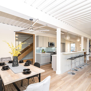Maisons résidentielles préfabriquées en conteneurs maritimes 40 HQ avec murs en verre, 2 chambres, cuisine et salle de bain à vendre 01 Préfabriquées - Product Image 2