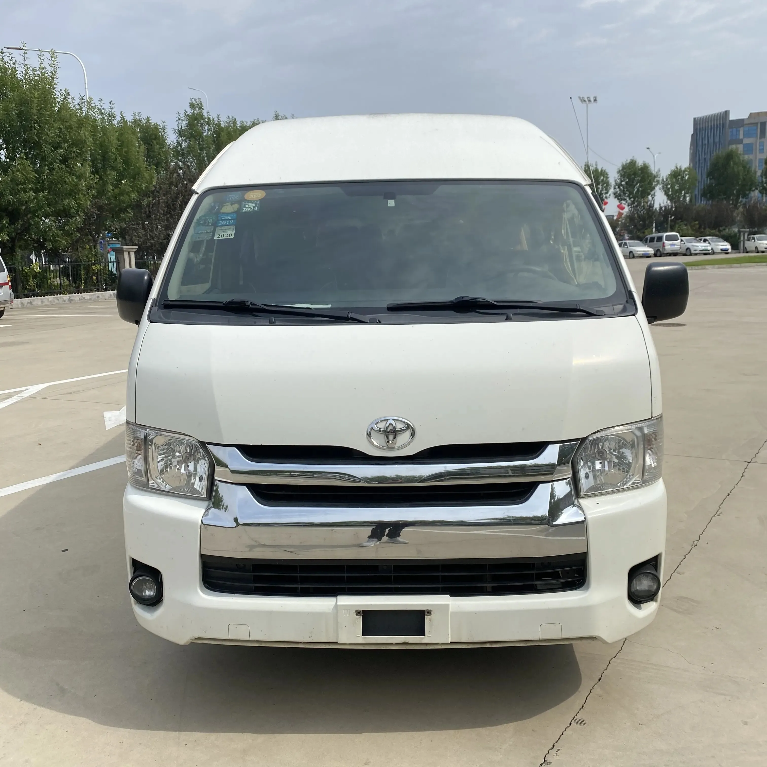 second hand Toyota Hiace Mini Bus Diesel Engine Toyota Hiace 16 seats for Sale