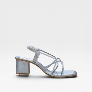 Sandales élégantes à brides argentées métallisées pour femmes, chaussures ouvertes à la mode, décontractées, pour les soirées, sandales plates élégantes - Product Image 3