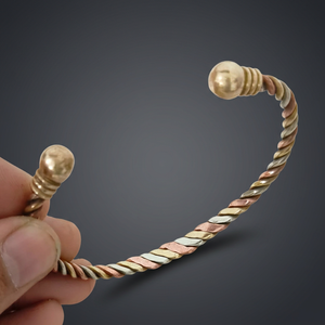 Pulsera Magnética Ajustable de Cobre Contemporánea con Elegante Brazalete para Hombres y Mujeres, Joyería de Moda y Regalos - Product Image 4
