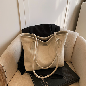 Sac fourre-tout beige tendance grande capacité à bandoulière unique en PU, sac à main bandoulière léger et portable avec fermeture éclair pour le quotidien - Product Image 3