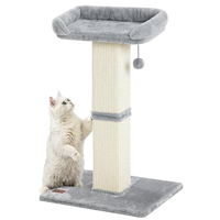 Mainan hewan peliharaan ukuran besar 32 ", tiang garuk kucing Sisal dengan tempat tidur untuk furnitur garuk kucing dalam ruangan dengan pegangan mewah