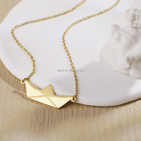 Collier Pendentif Bateau en Papier Origami Nautique, Chaîne en Acier Inoxydable, Bijou Marin Étanche, Breloque Géométrique Navire Voilier