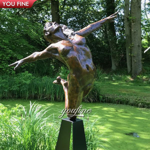 A Grandezza naturale Naturale Nudo Femminile Scultura In Bronzo Sexy Seduta Ragazza Statua