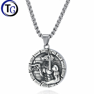 Colliers pendentifs de bijoux fantaisie en or Hip Hop Dieu égyptien de la mort Anubis Étanche Plaqué acier inoxydable PVD Vente en gros pour femmes - Product Image 1