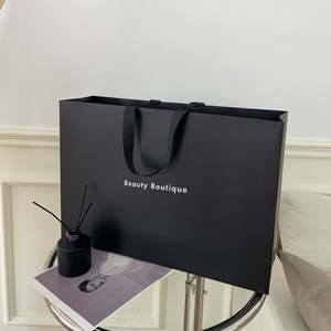 Sacchetti Regalo in Carta Kraft Ecologici e Riciclabili con Logo Personalizzato, Manici in Nastro e Stampa Digitale per Negozi di Artigianato di Alta Gamma - Product Image 3