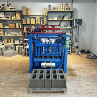 Machine à fabriquer des briques creuses à 3 trous, très demandée, 4-35, robuste, machine à former des blocs de ciment Lubenbach, très demandée