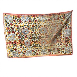 Colcha Floral Suzani Kantha, Tradicional, Bordada a Mano, Ecológica, 100% Algodón, Cubrecama Multicolor, Textil Artesanal - Product Image 2