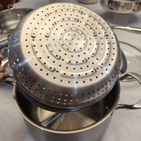 Vente directe en gros – Marmite à couscous durable à finition brossée en acier inoxydable 304 triple couche de qualité alimentaire avec couvercle en verre thermorésistant – OEM