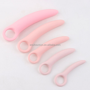 Set di 5 Plug Anali in Silicone, Kit di Allenamento Premium <span class=keywords><strong>per</strong></span> <span class=keywords><strong>Principianti</strong></span> ed Esperti, Giochi <span class=keywords><strong>per</strong></span> <span class=keywords><strong>Adulti</strong></span> <span class=keywords><strong>per</strong></span> Donne - Product Image 3
