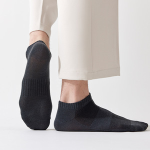 Men's Ankle Socks Solid Color Breathable Sweat-Absorbing Casual Daily Wear - Product Image 4