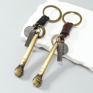 Porte-clés Rétro en Cuir avec Pendentif Microphone, Anneaux Métalliques Vintage en Cuir <span class=keywords><strong>de</strong></span> <span class=keywords><strong>Vachette</strong></span>, Style Punk, pour Clés <span class=keywords><strong>de</strong></span> Voiture, Bijoux Cadeaux - Product Image 3