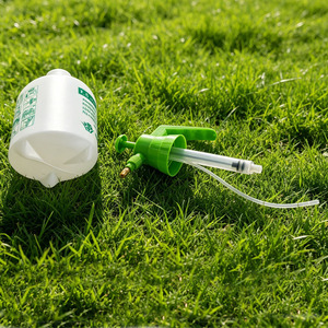 Pulvérisateur manuel à pression 2L en plastique PE durable pour désherbant, <span class=keywords><strong>engrais</strong></span> et pesticides – Idéal pour le jardin - Product Image 4