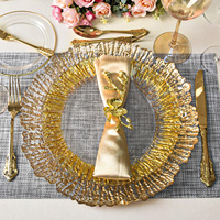 Assiettes de présentation en verre transparent à bord doré élégant, directement de l'usine, vaisselle de luxe de 13 pouces, ensembles d'assiettes à dîner en verre pour mariage