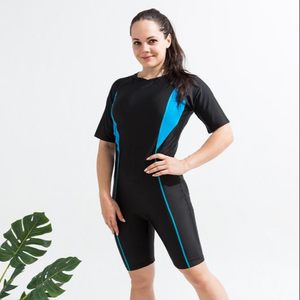 MOTIVE FORCE Combinaison à manches courtes et à blocs <span class=keywords><strong>de</strong></span> couleurs <span class=keywords><strong>Maillot</strong></span> <span class=keywords><strong>de</strong></span> <span class=keywords><strong>bain</strong></span> femme <span class=keywords><strong>Sport</strong></span> <span class=keywords><strong>Maillot</strong></span> <span class=keywords><strong>de</strong></span> <span class=keywords><strong>bain</strong></span> une pièce <span class=keywords><strong>Maillot</strong></span> <span class=keywords><strong>de</strong></span> <span class=keywords><strong>bain</strong></span> - Product Image 1