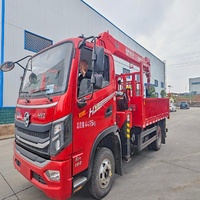 Camion-grue avec compartiment de chargement pour le transport quotidien de marchandises et les tâches de levage d'urgence temporaires