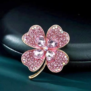 Thanh Lịch Bốn Lá Cỏ Ba Lá Trâm Pha Lê Rhinestone Thiết Kế Màu Xanh Lá Cây Ve Áo Pin Đồ Trang Sức Quà Tặng Cho Phụ Nữ - Product Image 2