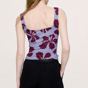 Débardeurs pour femmes en rayonne, confortables et personnalisés, avec un design OEM élégant, plissé, imprimé bohème et col carré. - Product Image 4