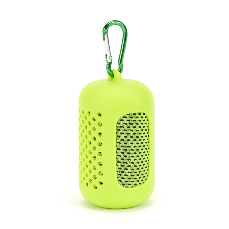 Serviette verte avec étui