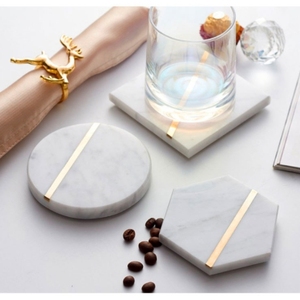 Posavasos de Mármol Blanco Natural Pulido de Lujo Ecológico con Base/Soporte de Metal Dorado, Antideslizantes, Acolchados con Fieltro, Resistentes a las Manchas - Product Image 3
