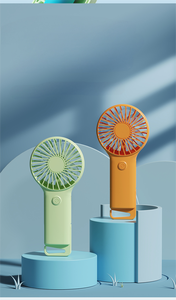 2025 nuovo piccolo ventilatore portatile portatile con 500 Mah batteria USB ricarica <span class=keywords><strong>4</strong></span> colori nascosto Stand-tre velocità del vento in plastica - Product Image 2
