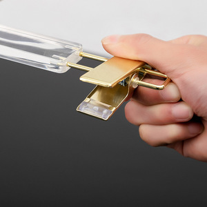 Appendiabiti in plastica acrilica di alta qualità all'ingrosso per vestiti chiari appendiabiti di <span class=keywords><strong>lusso</strong></span> personalizzati con Logo - Product Image 5