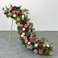 Vente en gros de chemins de table floraux artificiels rouges pour mariage, chemins de table floraux pour allée, chemins de table floraux pour décoration d'événements