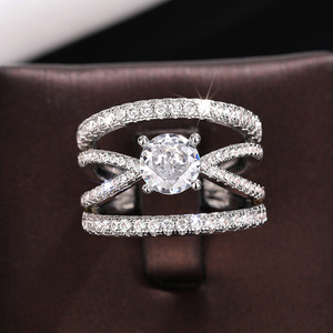 Anello a strati incrociati da donna, elegante gioiello da fidanzamento alla moda - Product Image 4