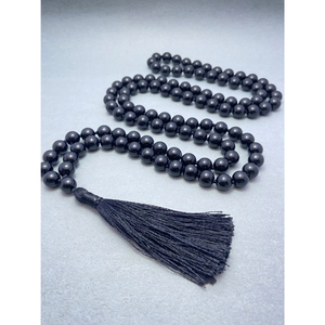 Collier de 108 perles Mala nouées à la main, en obsidienne noire, avec pompon, pour la méditation, la prière, la guérison et le chant des mantras Japa. - Product Image 1
