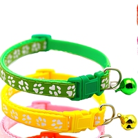 Collier pour chat avec clochette et motif patte, sangle de cou réfléchissante avec boucle pour chats et petits chiens