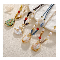 Collier de coquille d'ormeau de corde délicate de haute qualité pour les femmes collier de perles baroques d'eau douce faites à la main