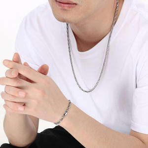 Conjunto de Collar y Pulsera de Cadena de Semillas de Melón Japonesas y Coreanas, Estilo Simple Retro de 5mm, Cadena de Acero Inoxidable Personalizada para Hombre - Product Image 1