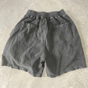Pantalones Cortos <span class=keywords><strong>de</strong></span> Felpa para Hombre, Color Carbón Lavado, con Bordado Chenille, Efecto Desgastado y <span class=keywords><strong>Agujeros</strong></span>, Estilo Urbano - Product Image 2