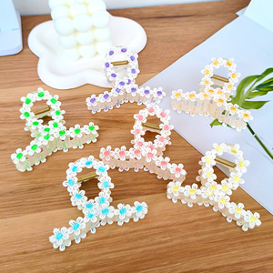 Spring <b>Flower</b> Hair Claw Clip <b>Sweet</b> Plastic Shark Clip Eco-Friendly Prom Hair Accessory Wholesale - Product Image 1