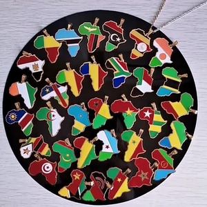 Collier en acier inoxydable avec pendentif carte des 34 pays du <span class=keywords><strong>continent</strong></span> <span class=keywords><strong>africain</strong></span> (Botswana, Algérie, Maroc, Cameroun) avec finition émaillée - Product Image 2