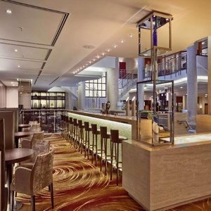 Tapis imprimé en nylon rembourré pour usage commercial/domestique, à fort trafic, jaune chaud, brun neutre, tapis de luxe pour restaurants - Product Image 1