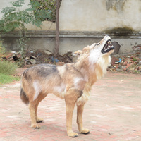 Statue de loup réaliste sur mesure grandeur nature |   Modèle d'animal réaliste en fourrure faite à la main pour les expositions sur la faune, les parcs à thème et les accessoires de cinéma