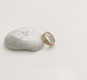 Bague en pierre taillée en diamant pour femme en argent sterling 925 ethnique simple de créateur réglage de lunette en laiton et cuivre mignon pour les mariages et les fêtes - Product Image 1