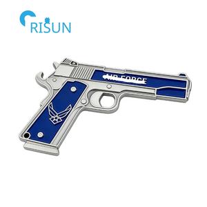 Pièce de monnaie commémorative personnalisée en métal en forme de pistolet pour veteran des forces armées américaines (USS, USAF, USMC, USN) - Product Image 4